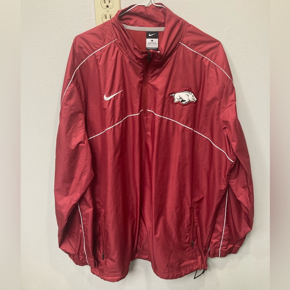 Arkansas Razorback Nike windbreaker/rain jacket - large - red